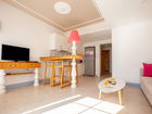 Apart 102 