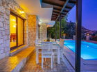 Villa Otantik 