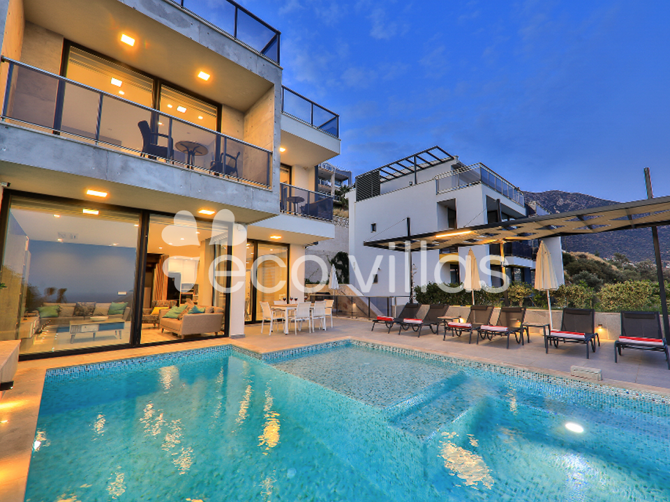 Villa Skylight  