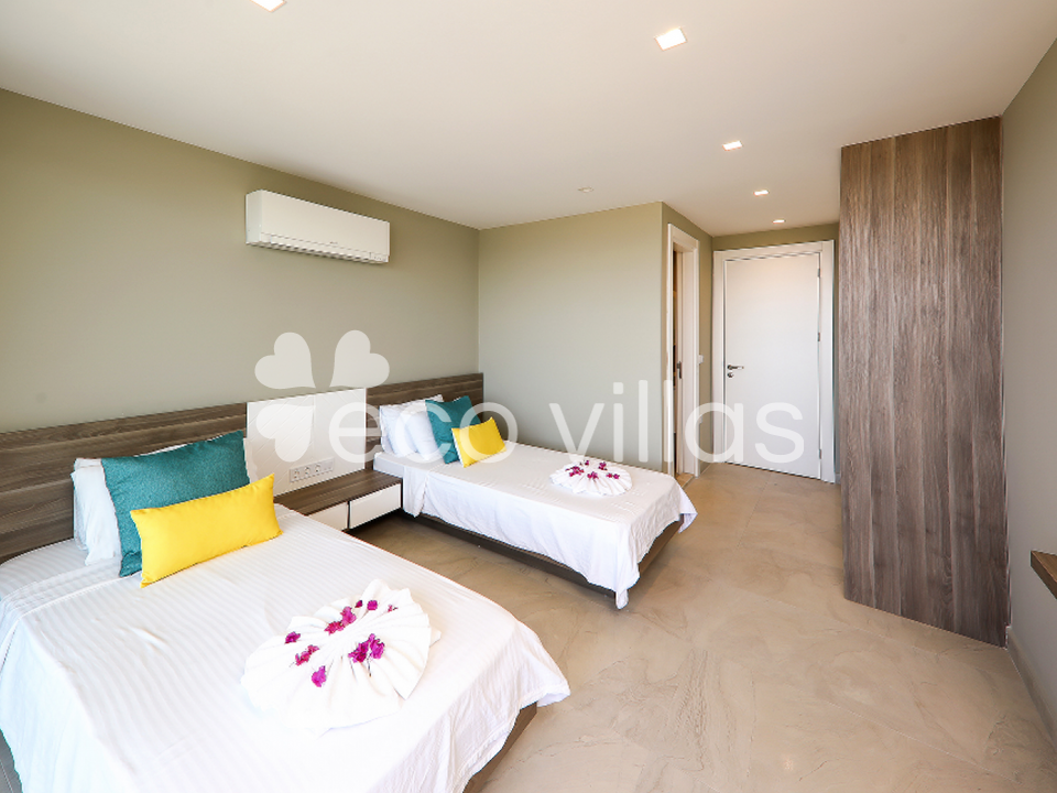 Villa Skylight  