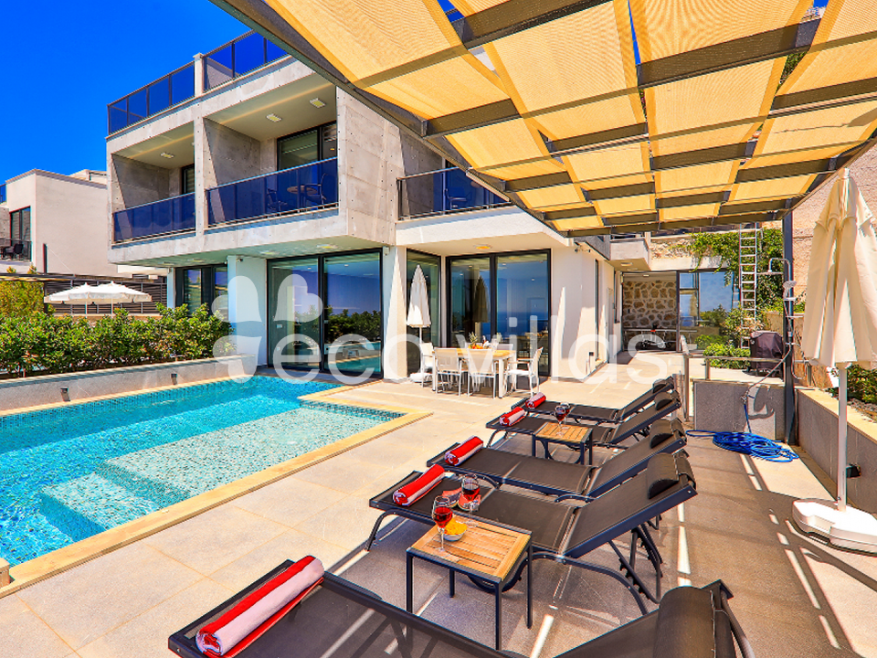 Villa Skylight  